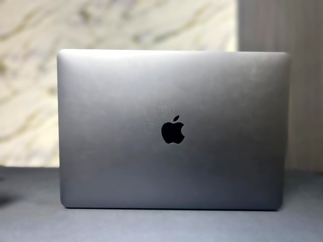 Apple MacBook Pro 2018 (Touch Bar)